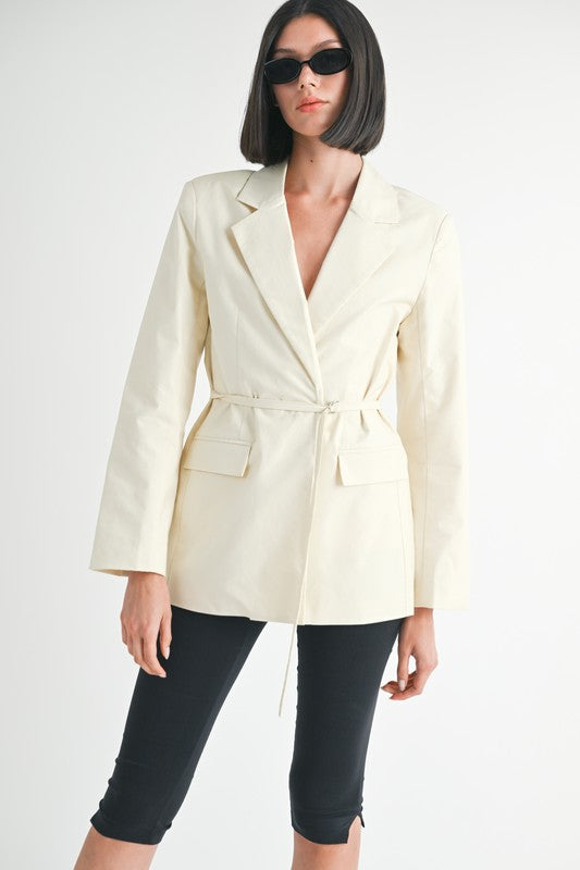 house-of-she-white blazer