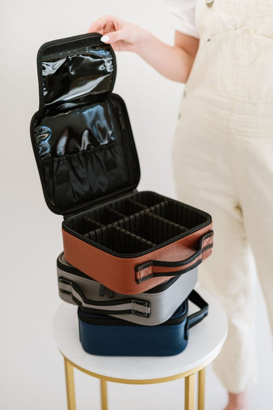 Isabella Customizable Cosmetic Carrying Case - HOUSE OF SHE