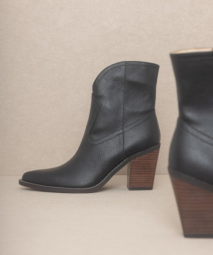 OASIS SOCIETY Harmony - Two Panel Western Booties