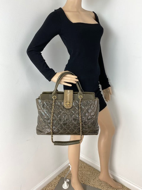CHANEL Glazed Calfskin Shagreen Large Bindi CC Grey Tote Hand Bag - HOUSE OF SHE