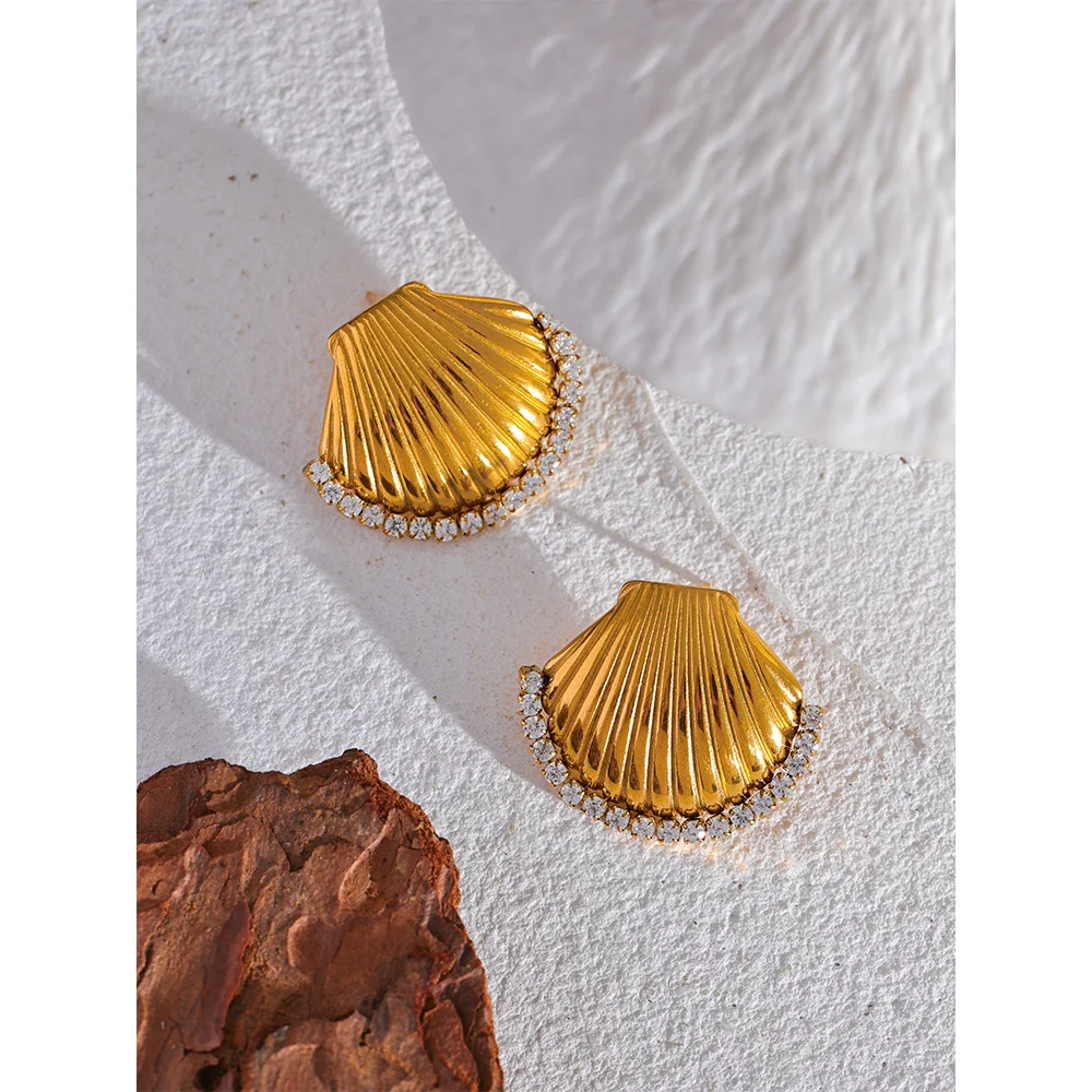 Mia Shell Stud Earrings - HOUSE OF SHE