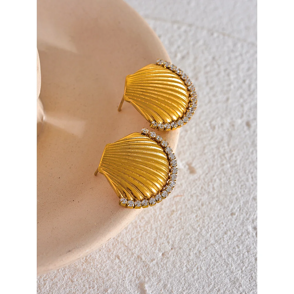 Mia Shell Stud Earrings - HOUSE OF SHE