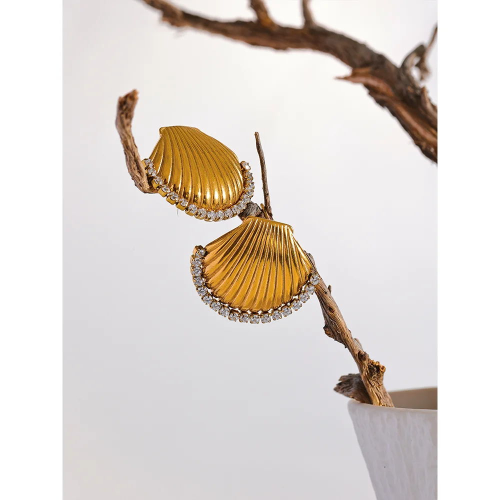 Mia Shell Stud Earrings - HOUSE OF SHE