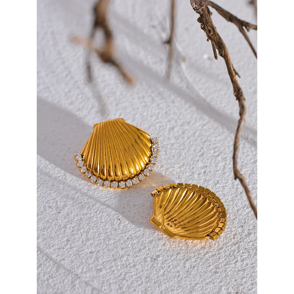 Mia Shell Stud Earrings - HOUSE OF SHE