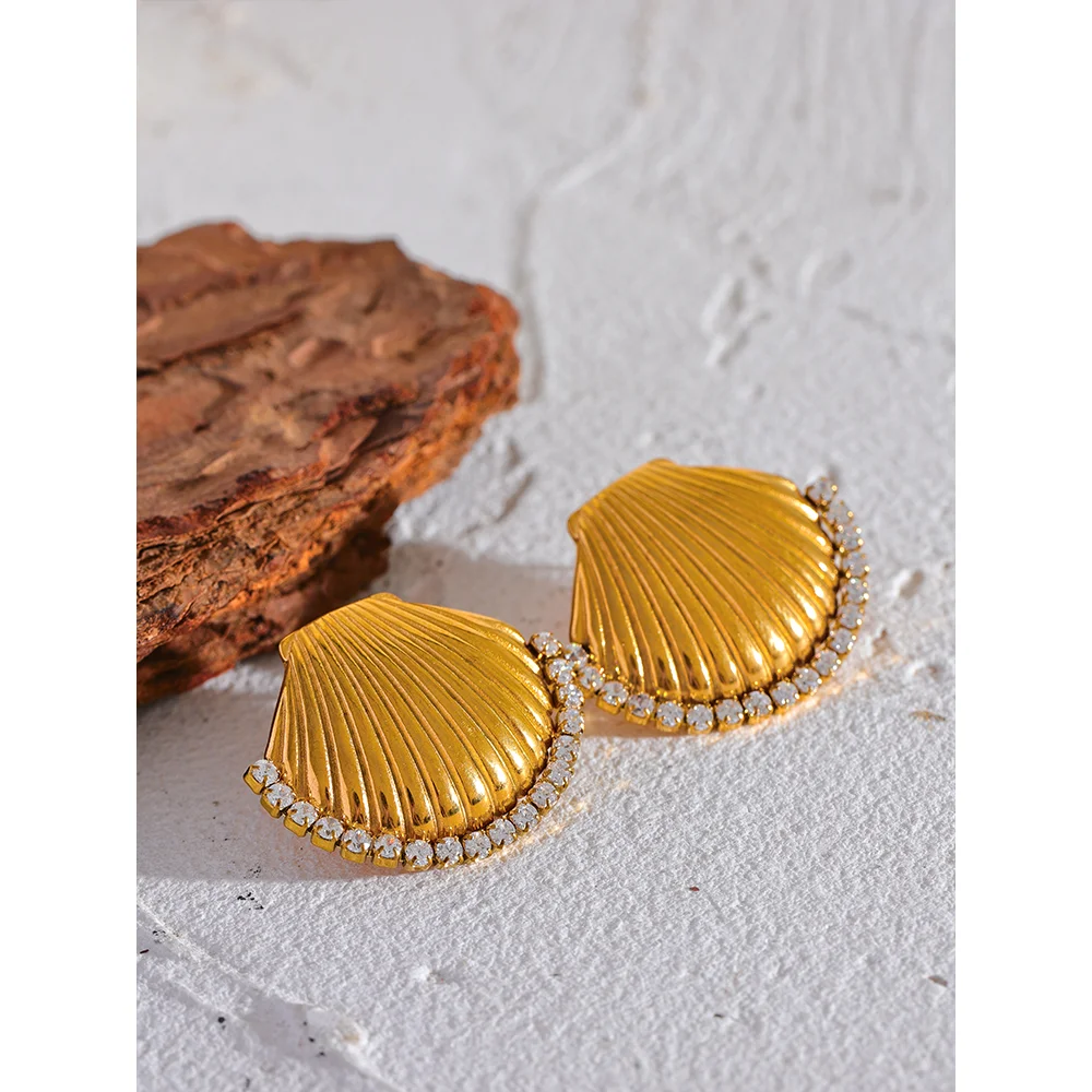 Mia Shell Stud Earrings - HOUSE OF SHE