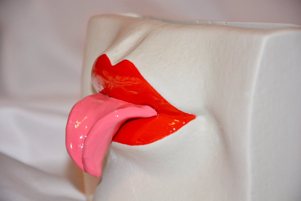 TONGUE TIED VASE