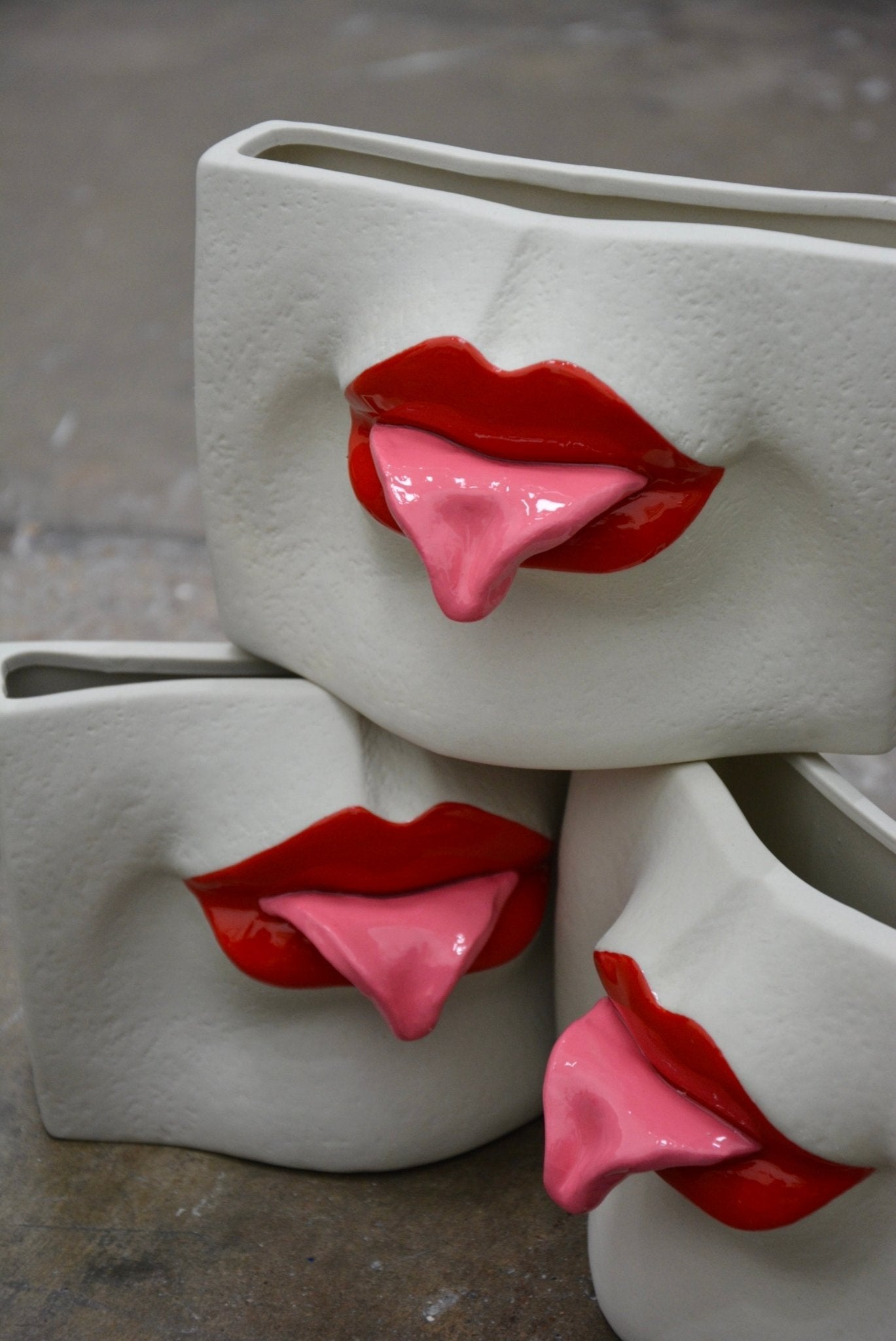 TONGUE TIED VASE