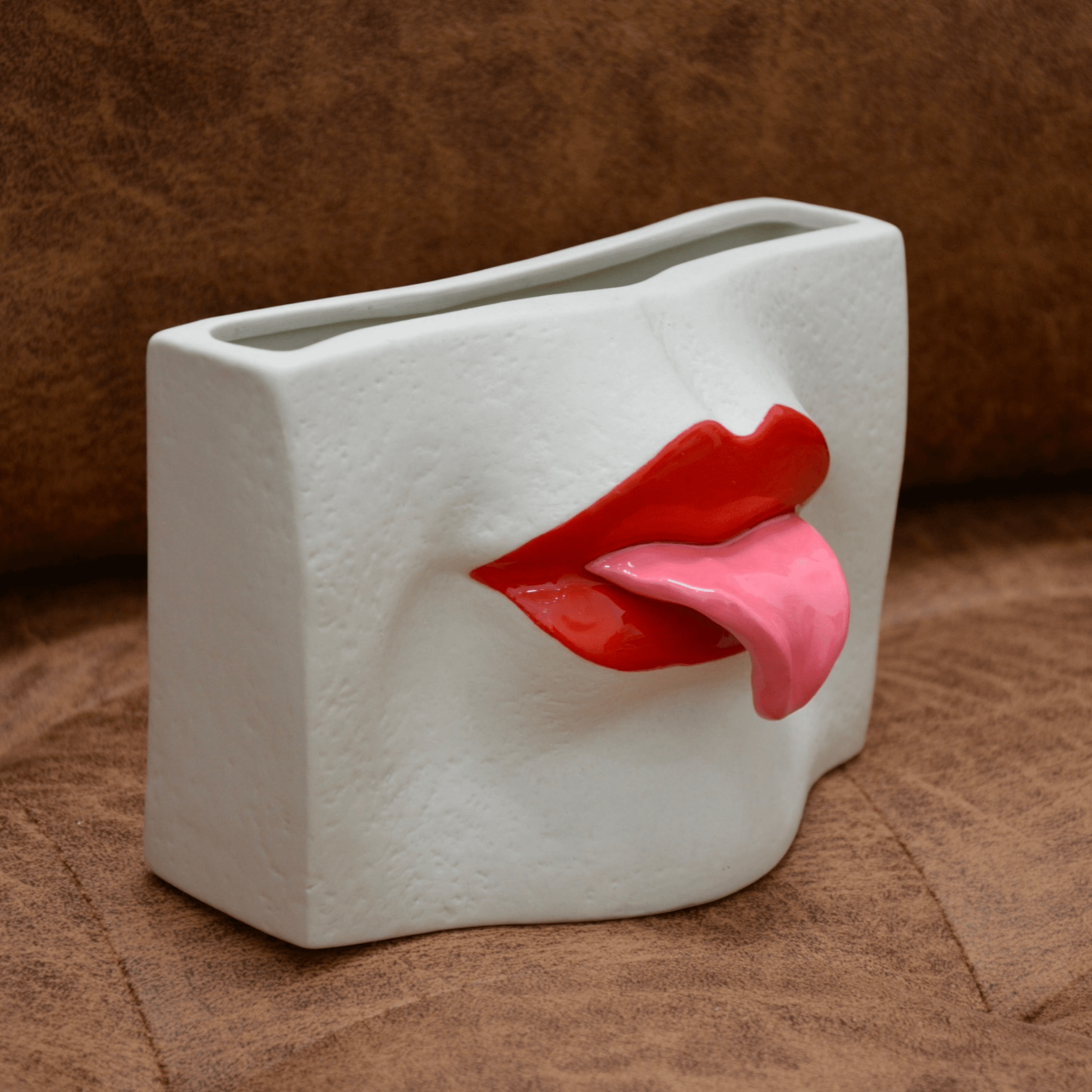 TONGUE TIED VASE