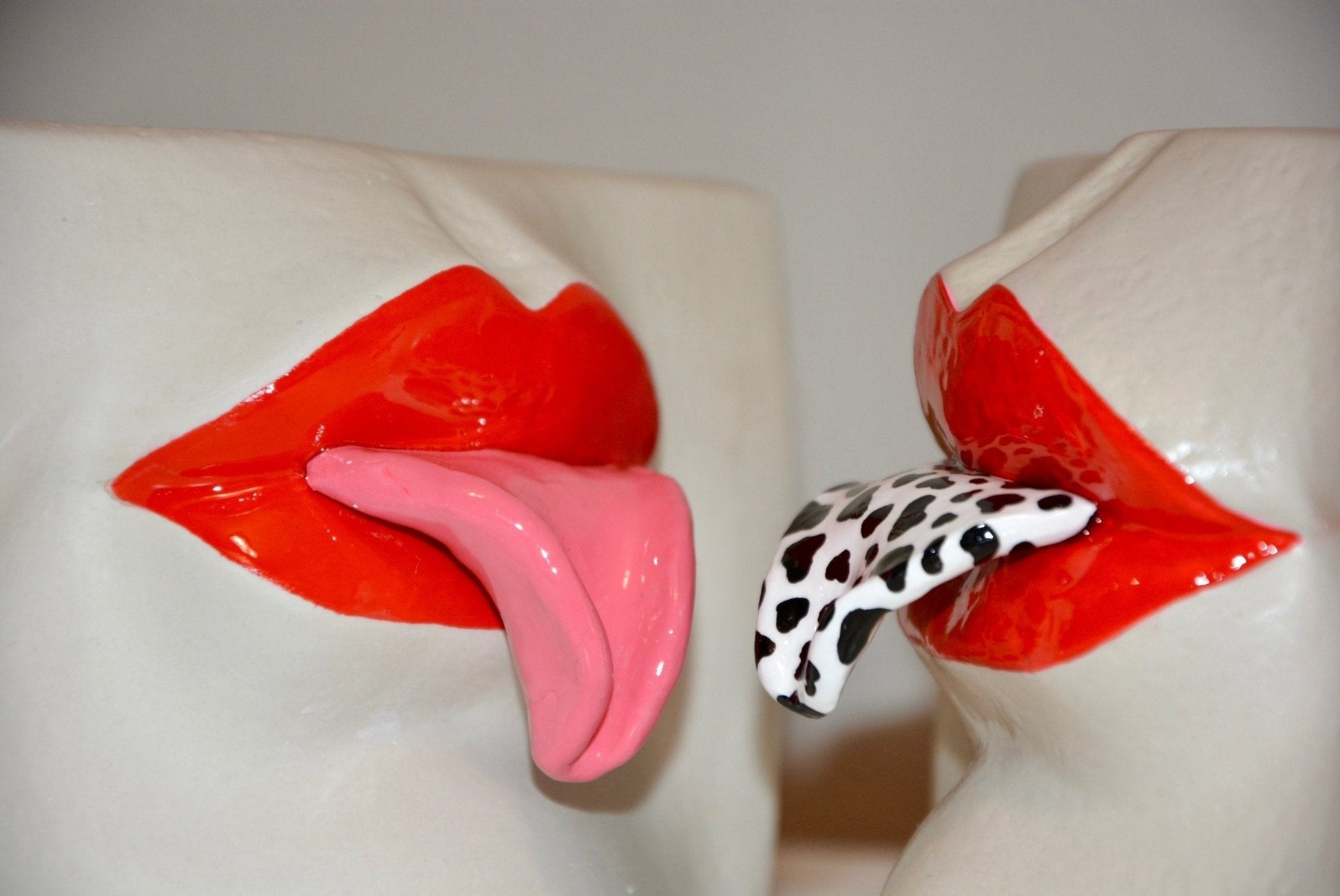 TONGUE TIED VASE