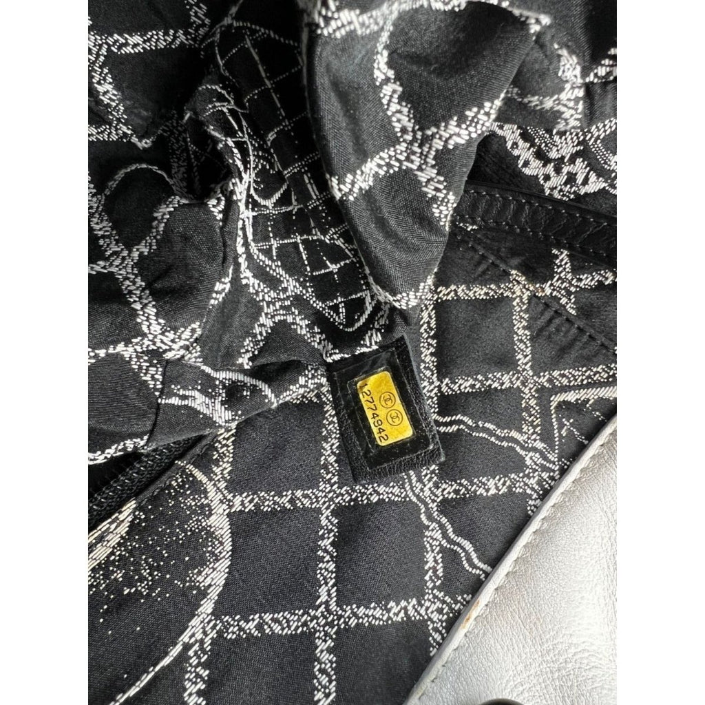 Chanel Essential 31 Rue Cambon Slopping White Leather Tote - HOUSE OF SHE