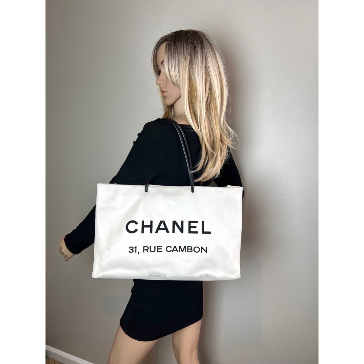 Chanel Essential 31 Rue Cambon Slopping White Leather Tote - HOUSE OF SHE