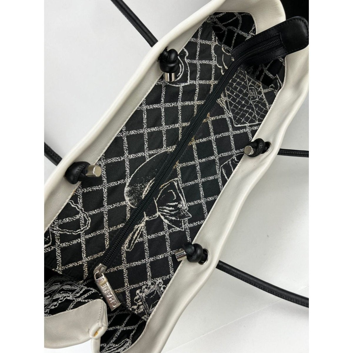 Chanel Essential 31 Rue Cambon Slopping White Leather Tote - HOUSE OF SHE