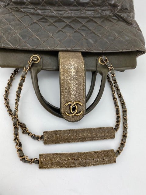 CHANEL Glazed Calfskin Shagreen Large Bindi CC Grey Tote Hand Bag - HOUSE OF SHE