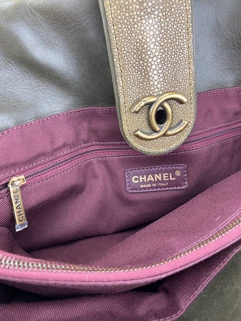 CHANEL Glazed Calfskin Shagreen Large Bindi CC Grey Tote Hand Bag - HOUSE OF SHE