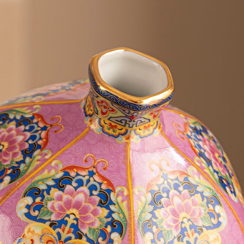 Elegant Enamel Porcelain Vase In A Regal Courtly Style - HOUSE OF SHE