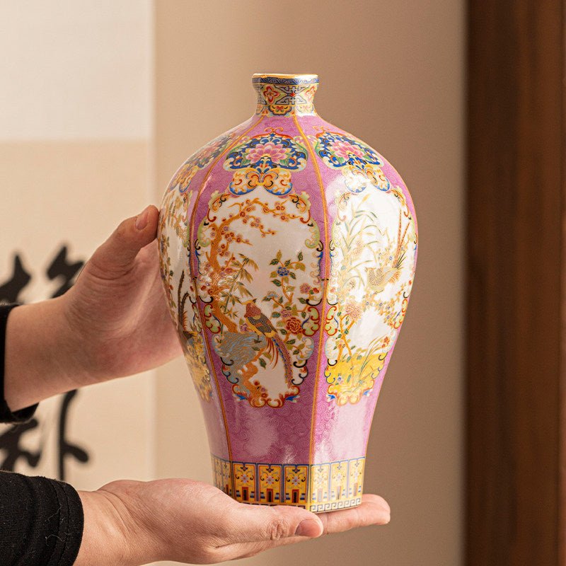 Elegant Enamel Porcelain Vase In A Regal Courtly Style - HOUSE OF SHE