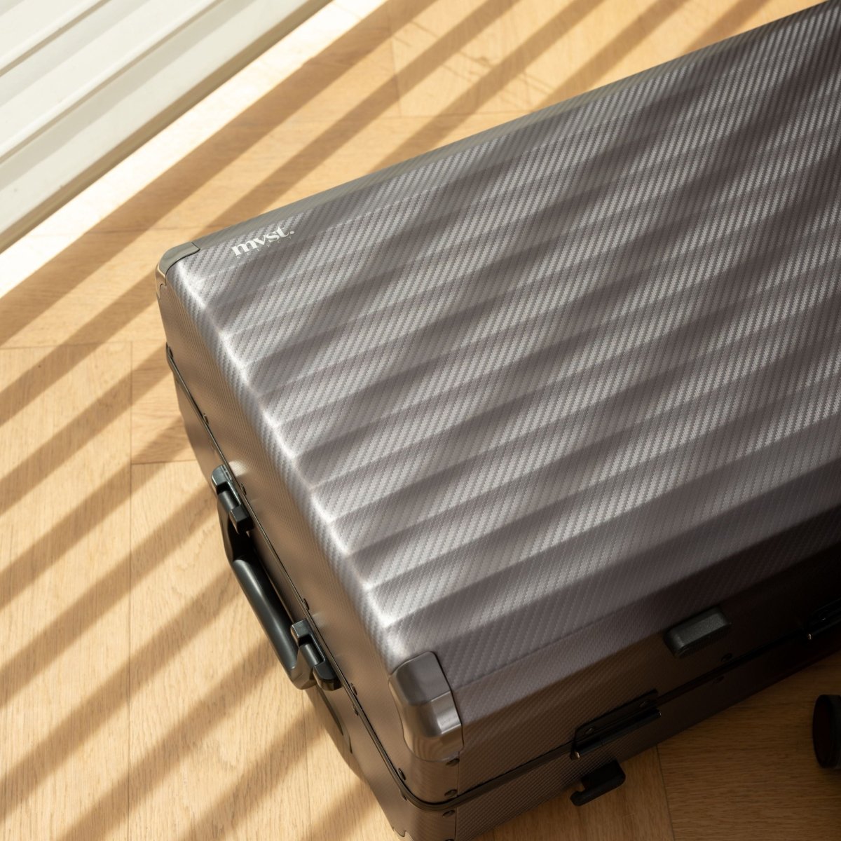 SPACE Aluminum Suitcase Gunmetal - HOUSE OF SHE