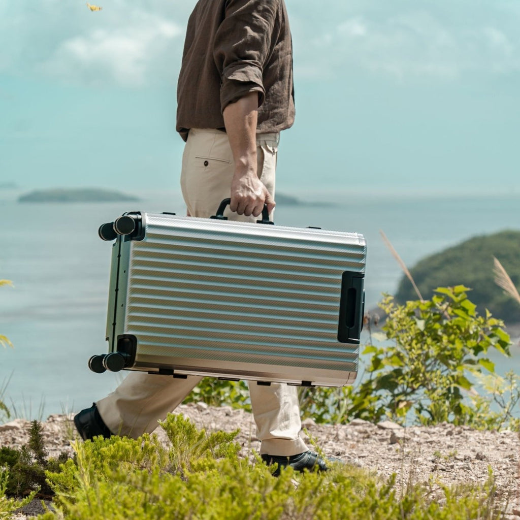 SPACE Aluminum Suitcase Gunmetal - HOUSE OF SHE