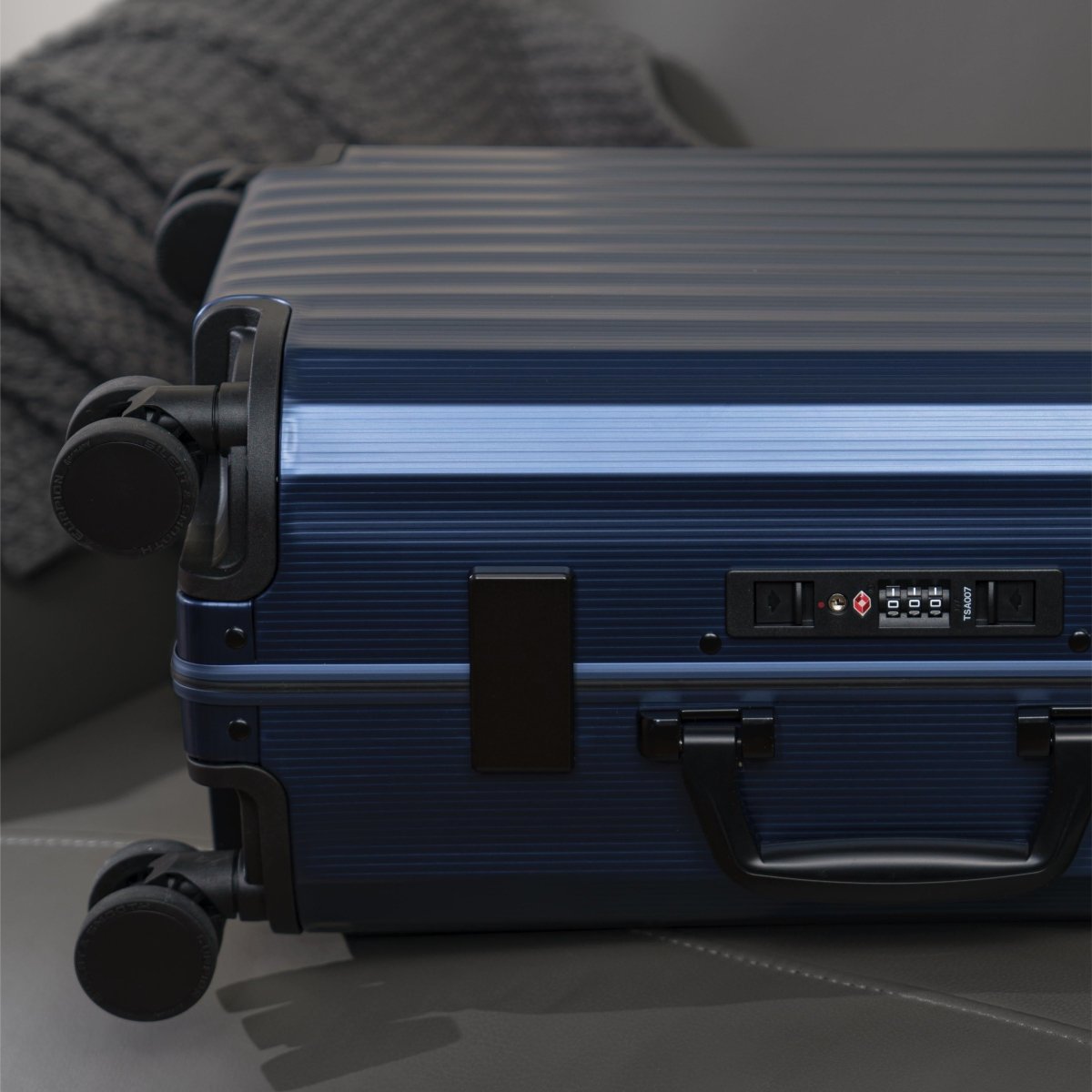 SPACE Aluminum Suitcase Navy - HOUSE OF SHE