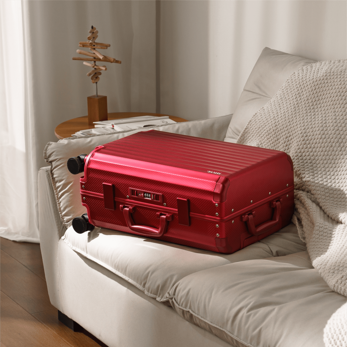 SPACE Aluminum Suitcase Red - HOUSE OF SHE