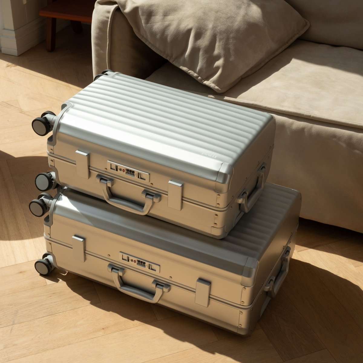 SPACE Aluminum Suitcase Silver - HOUSE OF SHE