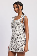 SQAURE NECK FITTED MINI DRESS WITH TIE STRAPS - HOUSE OF SHE