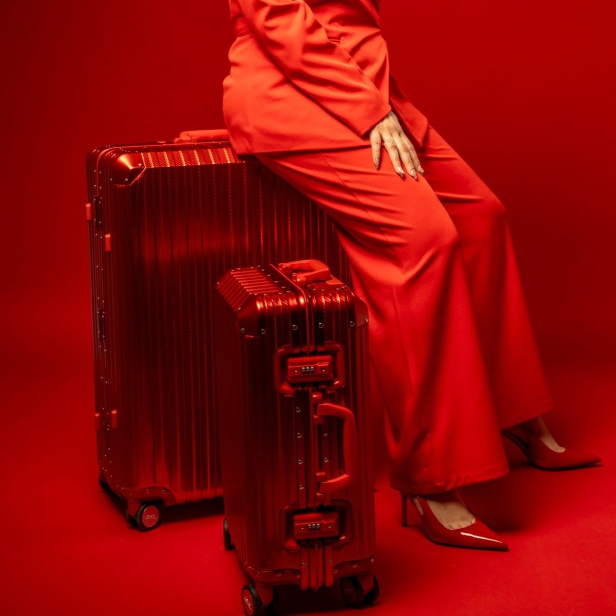 TREVA Aluminum Suitcase Red - HOUSE OF SHE