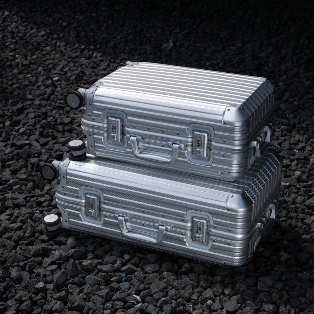 TREVA Aluminum Suitcase Silver - HOUSE OF SHE