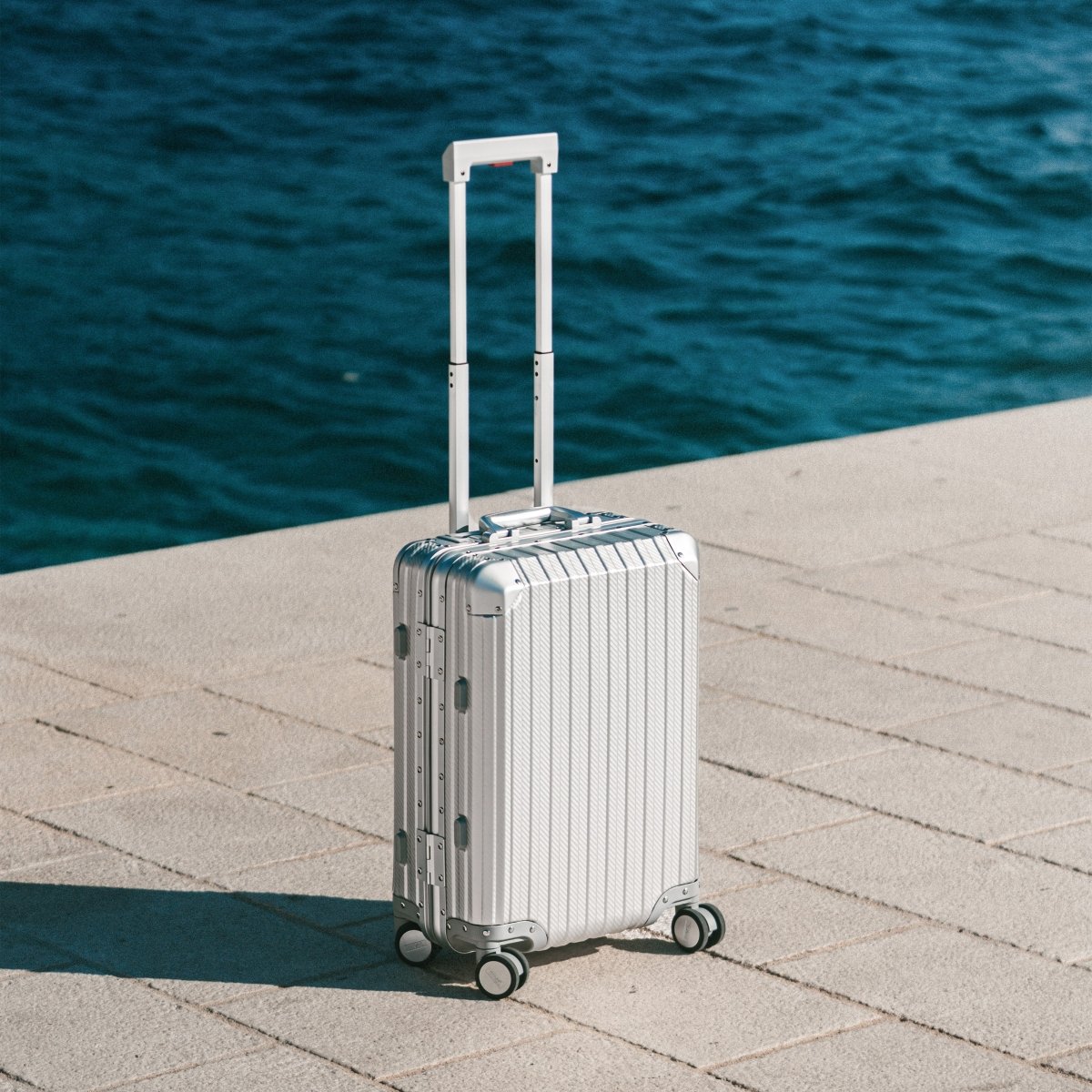 TREVA Aluminum Suitcase Silver - HOUSE OF SHE