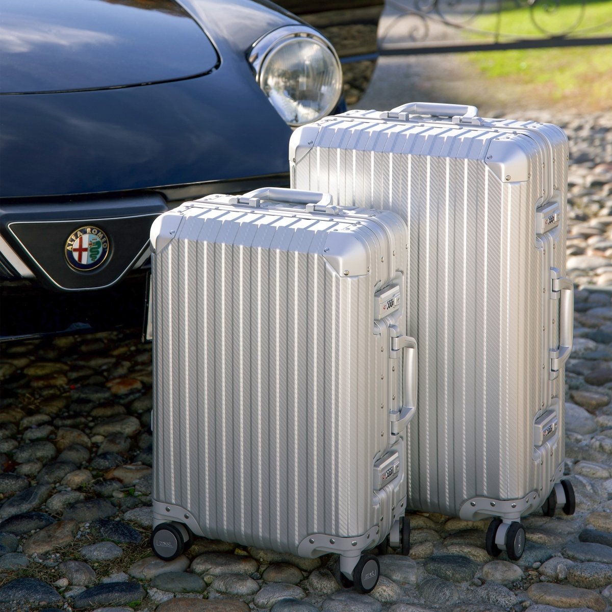 TREVA Aluminum Suitcase Silver - HOUSE OF SHE
